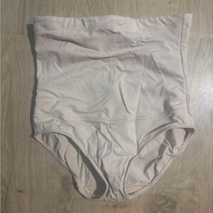 Maidenform Shapewear